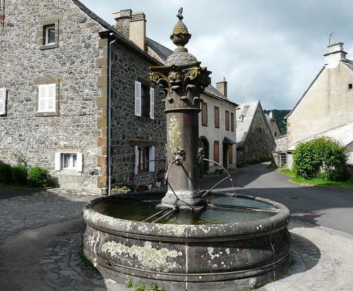 Fontaine-de-Segur-les-Villas-1872